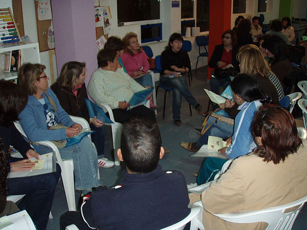 EL CANDIL PONE EN MARCHA UN TALLER DE PADRES Y MADRES A TRAVÉS DEL PROYECTO NEXO: “UNA NUEVA EXPERIENCIA DE APRENDIZAJE” CON LA PARTICIPACIÓN DE MÁS DE MEDIO CENTENAR DE FAMILIAS, Foto 8