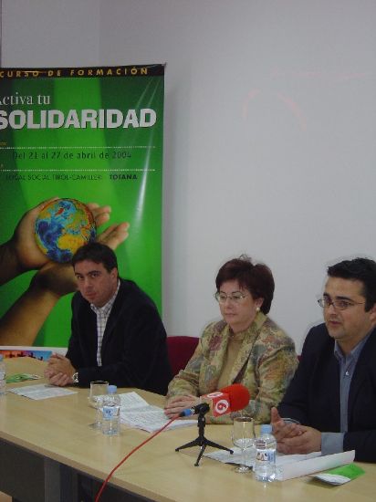 Unos cuarenta jóvenes participan en jornadas de formación sobre cooperación al desarrollo que se celebran hasta el día 27 de abril en Totana, Foto 1