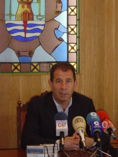 El alcalde expresa su agradecimiento a Televisión Española por el esfuerzo realizado en la difusión y promoción de la Semana Santa y el Año Jubilar Eulaliense, Foto 1