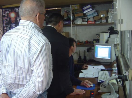 CONCEJAL DE SERVICIOS A LA CIUDAD VISITA ASPE PARA ESTUDIAR LA IMPLANTACIÓN EN TOTANA DE UN SISTEMA INFORMÁTICO SOBRE FUNCIONAMIENTO, GESTIÓN Y CONTROL SERVICIOS DEL ALMACÉN MUNICIPAL , Foto 1