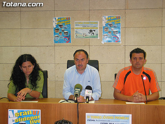 EL IV TORNEO JÓVENES PROMESAS INCLUYE DOS COMPETICIONES DE FÚTBOL 7 MASCULINO Y FÚTBOL SALA FEMENINO ALEVÍN PARA ALUMNOS DE EDUCACIÓN PRIMARIA DEL MUNICIPIO ENTRE LOS DÍAS 4 AL 8 DE JUNIO, Foto 1