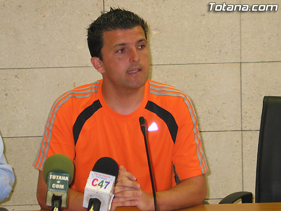 EL IV TORNEO JÓVENES PROMESAS INCLUYE DOS COMPETICIONES DE FÚTBOL 7 MASCULINO Y FÚTBOL SALA FEMENINO ALEVÍN PARA ALUMNOS DE EDUCACIÓN PRIMARIA DEL MUNICIPIO ENTRE LOS DÍAS 4 AL 8 DE JUNIO, Foto 2