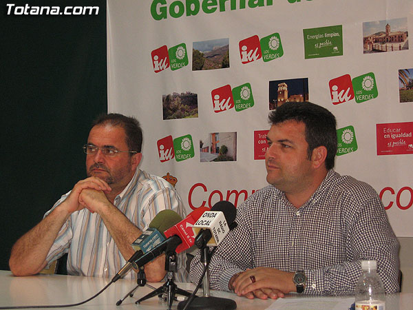 IU + LOS VERDES OFRECIÓ UNA RUEDA DE PRENSA PARA HACER VALORACIÓN DE LOS ÚLTIMOS ACONTECIMIENTOS Y EXPLICAR SU PROGRAMA EN MATERIA DE POLÍTICAS SOCIALES, Foto 2