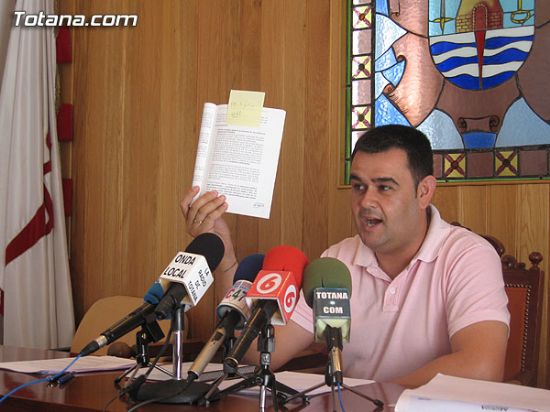 EL PORTAVOZ DEL EQUIPO DE GOBIERNO, JOSÉ MARTÍNEZ ANDREO, DIO UNA RUEDA DE PRENSA PARA INFORMAR DE LOS ACUERDOS ADOPTADOS EN LA ULTIMA DE LA JUNTA DE GOBIERNO LOCAL, ENTRE OTROS ASUNTOS, Foto 1