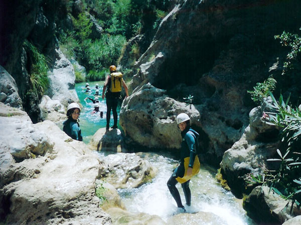 LA CONCEJALÍA DE DEPORTES ORGANIZÓ EL PASADO 14 Y 15 DE AGOSTO UN VIAJE A GRANADA PARA PRACTICAR DESCENSO DE CAÑONES (BARRANQUISMO), INCLUÍDO EN EL PROGRAMA DEPORTE MULTIAVENTURA, Foto 2