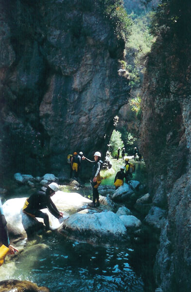 LA CONCEJALÍA DE DEPORTES ORGANIZÓ EL PASADO 14 Y 15 DE AGOSTO UN VIAJE A GRANADA PARA PRACTICAR DESCENSO DE CAÑONES (BARRANQUISMO), INCLUÍDO EN EL PROGRAMA DEPORTE MULTIAVENTURA, Foto 4