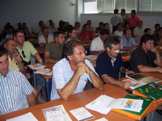 ORGANIZAN VARIOS CURSOS DE FORMACIÓN, DIRIGIDOS A EMPRESARIOS AUTÓNOMOS Y TRABAJADORES EN ACTIVO (2008), Foto 1