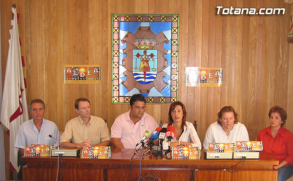 LAS ASOCIACIONES Y COLECTIVOS SOCIALES DE TOTANA SE PREPARAN PARA LA ALDEA DE LAS ASOCIACIONES QUE SE CELEBRA ESTE FIN DE SEMANA EN EL LATERAL DEL PARQUE MUNICIPAL, Foto 1