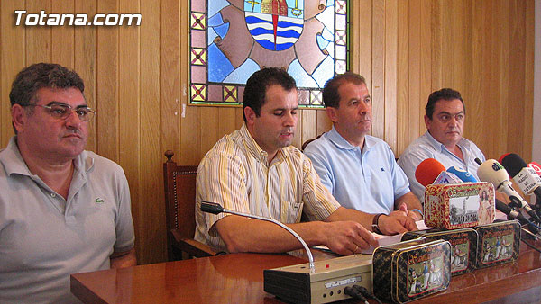 EL AYUNTAMIENTO SUSCRIBE UN CONVENIO CON LA ASOCIACIÓN DE PASTELEROS ARTESANOS DE TOTANA PARA PROMOVER DULCES TÍPICOS , Foto 2