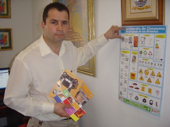 CONCEJALÍA DE CONSUMO DISTRIBUYE MATERIAL DIVULGATIVO EN DEPENDENCIAS MUNICIPALES Y CENTROS EDUCATIVOS   , Foto 1