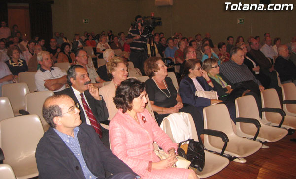 SE PRESENTA EN EL CENTRO SOCIOCULTURAL LA CÁRCEL EL DOCUMENTO DEL PRIVILEGIO DE DONACIÓN DE ALFONSO X EL SABIO DE LAS LOCALIDADES DE TOTANA Y ALEDO A LA ORDEN DE SANTIAGO, Foto 4