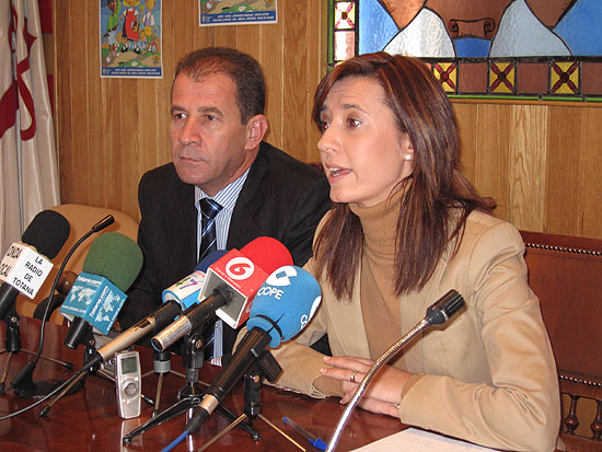 EL ALCALDE Y CONCEJAL DE INFANCIA PRESIDEN EN EL SALÓN DE PLENOS EL ACTO CONMEMORATIVO DEL DÍA INTERNACIONAL DE LOS DERECHOS DEL NIÑO, Foto 1