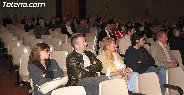 EL PSOE SE REUNE CON VECINOS PARA EXPLICAR SUS PROPUESTAS Y EL PLAN GENERAL DE ORDENACIÓN URBANA, Foto 2