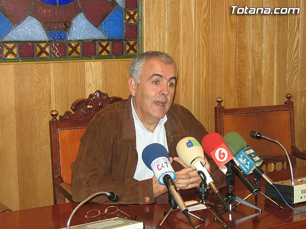 EL GRUPO MUNICIPAL SOCIALISTA INSTA AL ALCALDE Y AL CONCEJAL DE URBANISMO A QUE PARALICEN LAS OBRAS DE LA CASA DE CARLOS, Foto 1