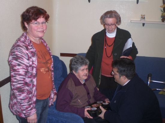 AUTORIDADES MUNICIPALES Y SALUS INFIRMORUM VISITAN EL DOMICILIO DE UN TOTAL DE 6 PERSONAS MAYORES Y ENFERMAS DEL MUNICIPIO PARA FELICITARLES LAS FIESTAS NAVIDEÑAS, Foto 4