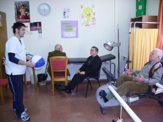 EL NÚMERO DE USUARIOS DEL SERVICIO DE FISIOTERAPIA PARA SOCIOS DEL CENTRO MUNICIPAL DE PERSONAS MAYORES Y USUARIOS DEL SERVICIO DE ESTANCIAS DIURNAS SE INCREMENTA EN LOS ÚLTIMOS MESES (2008), Foto 1
