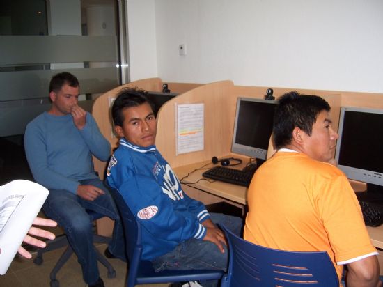 ARRANCAN LOS CURSOS DE INFORMÁTICA GRATUITOS A TRAVÉS DEL PROYECTO MUNICIPAL “RAITOTANA, RED DE AULAS DE INFORMÁTICA DE TOTANA”, QUE ESTÁN DIRIGIDOS A TODA LA POBLACIÓN EN GENERAL (2008), Foto 3