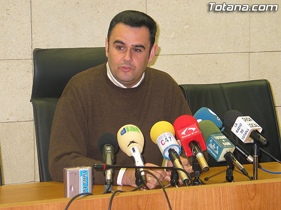 JOSÉ MARTíNEZ ANDREO OFRECIÓ UNA RUEDA DE PRENSA PARA DAR RESPUESTA A LAS DOS ÚLTIMAS RUEDAS DE PRENSA DEL PSOE, Foto 1