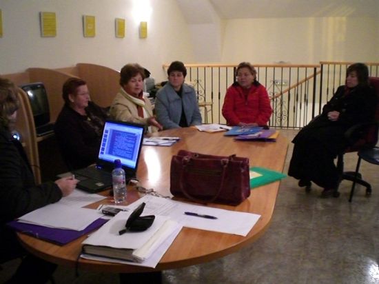 LA ASOCIACIÓN DE AMAS Y AMOS DE CASA “IGUAL-DA” DE EL PARETÓN Y LA ASOCIACIÓN DE AMAS DE CASA DE LÉBOR ORGANIZAN DIVERSOS TALLERES, ENMARCADOS DENTRO DEL PROGRAMA DE ACTIVIDADES SUBVENCIONADO POR EL INSTITUTO DE LA MUJER DE LA REGIÓN DE MURCIA, Foto 2