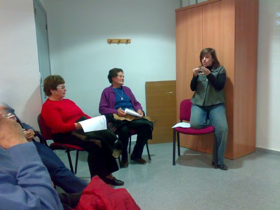 LA ASOCIACIÓN DE AMAS Y AMOS DE CASA “IGUAL-DA” DE EL PARETÓN Y LA ASOCIACIÓN DE AMAS DE CASA DE LÉBOR ORGANIZAN DIVERSOS TALLERES, ENMARCADOS DENTRO DEL PROGRAMA DE ACTIVIDADES SUBVENCIONADO POR EL INSTITUTO DE LA MUJER DE LA REGIÓN DE MURCIA, Foto 3