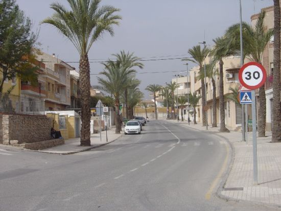 AYUNTAMIENTO SOLICITA A IBERDROLA LA RETIRADA DEL POSTE DE MADERA EXISTENTE EN EL CRUCE DE LA AVENIDA DE LORCA CON LA CALLE HONDURAS   , Foto 1