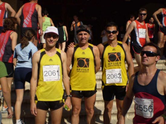 MIEMBROS DEL CLUB ATLETISMO ÓPTICA SANTA EULALIA PARTICIPARON EN LA VIII MEDIA MARATÓN “CIUDAD DE ALMANSA”, Foto 1