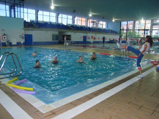 LA CONCEJALIA DE DEPORTES ORGANIZÓ UNA SESION DE INTERVAL-TRAINING EN LA PISCINA CUBIERTA, ENMARCADA EN EL PROGRAMA DE ACTIVIDADES PUNTUALES GRATUITAS OFERTADO ESTA TEMPORADA (2008), Foto 1