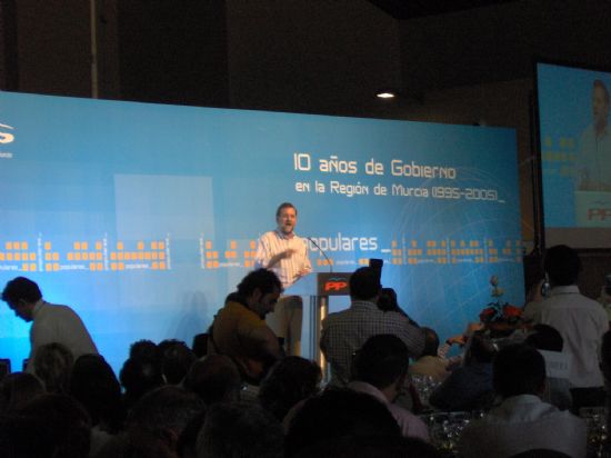 NUMEROSOS AFILIADOS Y SIMPATIZANTES DEL PP DE TOTANA ASISTEN A LA CELEBRACION DEL DÉCIMO ANIVERSARIO DEL PP REGIONAL EN EL PODER, Foto 1