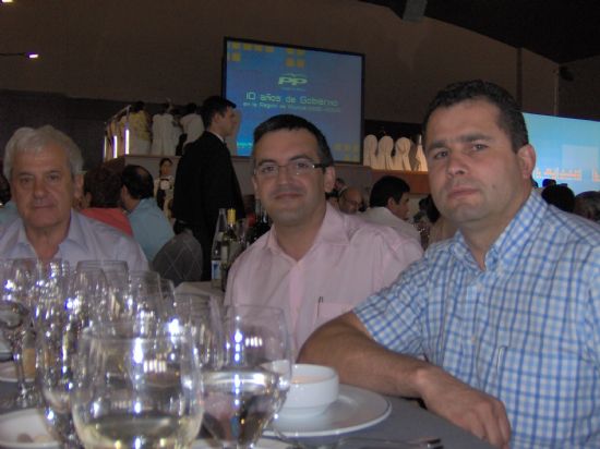 NUMEROSOS AFILIADOS Y SIMPATIZANTES DEL PP DE TOTANA ASISTEN A LA CELEBRACION DEL DÉCIMO ANIVERSARIO DEL PP REGIONAL EN EL PODER, Foto 2