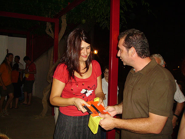 REPARTIRÁN MÁS DE 1.000 ALMOHADILLAS PARA ACOMODAR A LOS VECINOS EN LA SEMANA DEL TEATRO (2008), Foto 3
