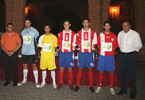 EL “OLÍMPICO DE TOTANA” PRESENTA LA NUEVA EQUIPACIÓN, Foto 1