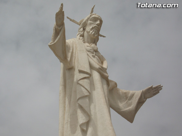 SE REHABILITAN LAS SEIS ÚLTIMAS ESCULTURAS DEL VIA CRUCIS DE LA SANTA Y EL MONUMENTO PRINCIPAL DEL CORAZÓN DE JESÚS DE TOTANA, Foto 1