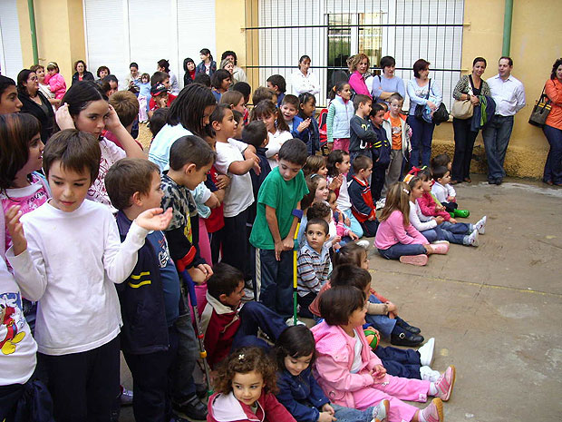 Fiesta de inauguración de las nuevas aulas y comedor del C.E.I.P. Santiago, Foto 1