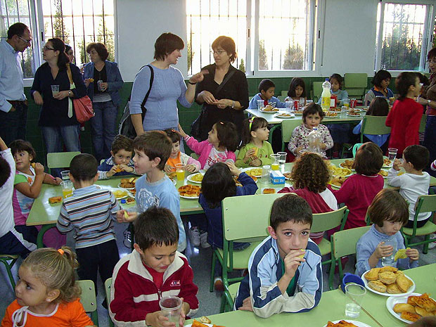 Fiesta de inauguración de las nuevas aulas y comedor del C.E.I.P. Santiago, Foto 4