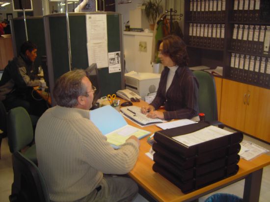 LA VENTANILLA ÚNICA DEL AYUNTAMIENTO DE TOTANA ES ELEGIDA PARA DESARROLLAR DE FORMA EXPERIMENTAL EL PROYECTO “LA ADMINISTRACIÓN CERCA” QUE PROMUEVE LA COMUNIDAD AUTÓNOMA, Foto 1