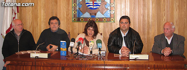 LA CONCEJAL DE CULTURA Y LA JUNTA DIRECTIVA PRESENTAN EL PROGRAMA DE ACTIVIDADES DEL XXV ANIVERSARIO DE LA AGRUPACIÓN MUSICAL, Foto 1