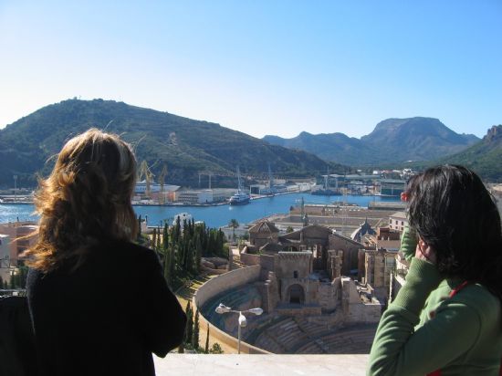 UN TOTAL DE 40 PERSONAS PARTICIPA EN EL VIAJE A “CARTAGENA, PUERTO DE CULTURAS” ORGANIZADO POR BIENESTAR SOCIAL PARA EL CONOCIMIENTO DEL ENTORNO INTERCULTURAL, Foto 4