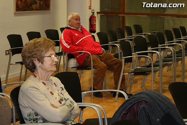 SE PRESENTA EL LIBRO “TOTANA. LO QUE VA DE AYER A HOY”, LA ÚLTIMA OBRA DEL CRONISTA OFICIAL DE TOTANA, MATEO GARCÍA, QUE RECOGE A TRAVÉS DE IMÁGENES EL PASADO Y EL PRESENTE DE LA LOCALIDAD, Foto 3