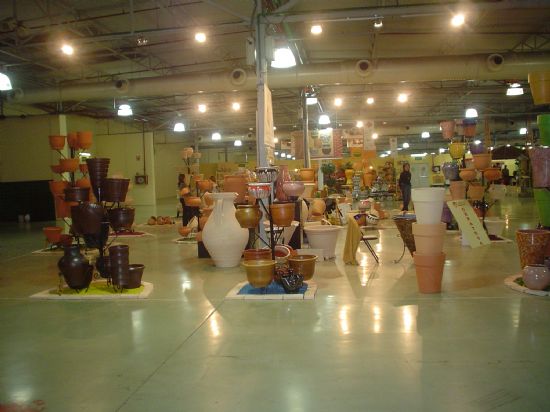 ARTESANOS DE TOTANA PRESENTAN SUS NUEVAS TENDENCIAS EN JARDINERÍA EN LA V EDICIÓN DE “VIVERALIA” CELEBRADA EN ELCHE EN UN STAND DE 140 METROS CUADRADOS FINANCIADO POR EL CONSISTORIO (2008), Foto 3