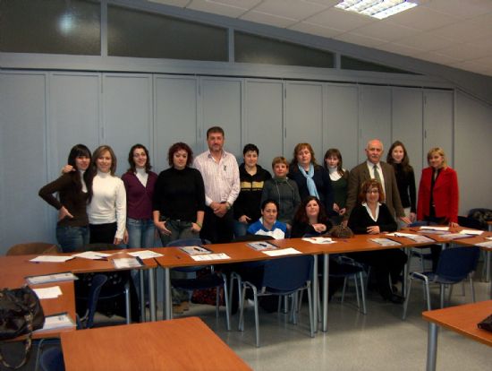 SE INICIA UN CURSO DE INGLÉS EN EL CENTRO DE DESARROLLO LOCAL PARA TRABAJADORES, Foto 1