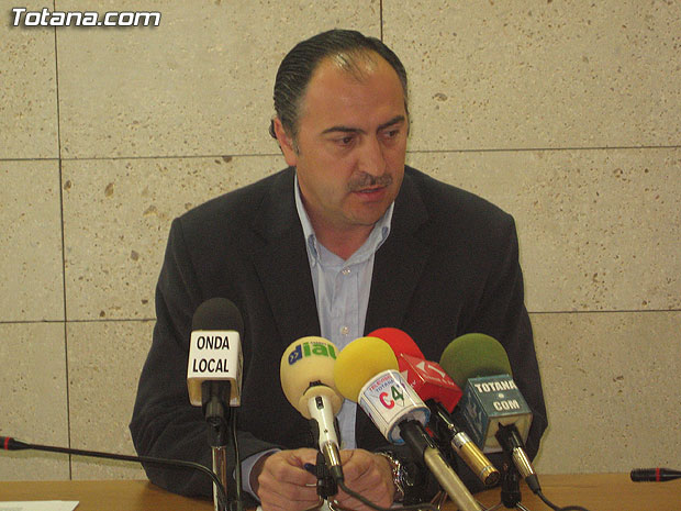 EL CONCEJAL DE DEPORTES, JOSÉ ANTONIO VALVERDE REINA, OFRECIÓ UNA RUEDA DE PRENSA PARA HACER BALANCE DE SU GESTIÓN EN LA PRESENTE LEGISLATURA, Foto 3