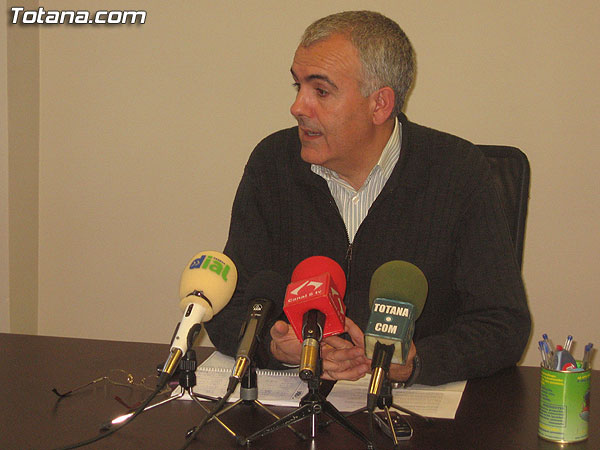 EL PSOE ACUSA AL GOBIERNO MUNICIPAL DE DERROCHAR EL DINERO, Foto 1