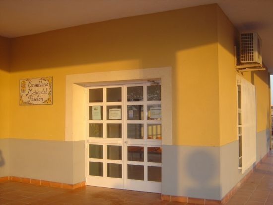 DOTAN DE MÁS MATERIAL MÉDICO EL CONSULTORIO DE EL PARETÓN PARA LA PRESTACIÓN DE UN MEJOR SERVICIO SANITARIO A LA CIUDADANÍA, Foto 1