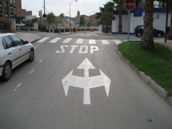 AUMENTAN LA SEGURIDAD VIAL DEL CASCO URBANO CON UNA NUEVA SEÑALIZACIÓN VIARIA MEDIANTE EL REPINTADO HORIZONTAL DE LA CALZADA, Foto 7