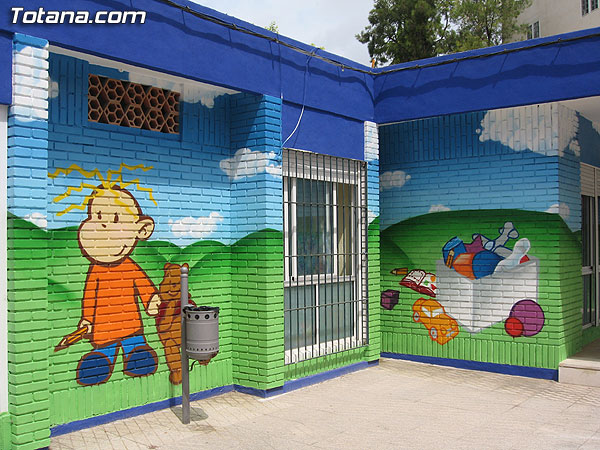 VISITAN LAS OBRAS DE REHABILITACIÓN DE LA PINTURA DE LA FACHADA Y COCINA DE LA ESCUELA INFANTIL “CLARA CAMPOAMOR” CUYO UN COSTE ASCIENDE A 14.000 EUROS EN TOTAL, Foto 1