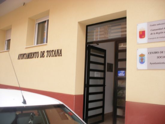 EL CONSISTORIO Y LA COMUNIDAD AUTONOMA SUSCRIBIRÁN UN CONVENIO PARA EL DESARROLLO DE ACTUACIONES EN MATERIA DE SERVICIOS SOCIALES DE ATENCIÓN PRIMARIA (2008), Foto 1