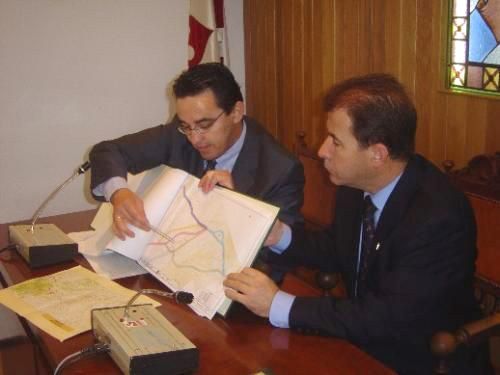 DIRECTOR GENERAL DE CARRETERAS CALIFICA DE ABERRACIÓN AMBIENTAL EL TRAZADO DE LA AUTOVÍA QUE PLANTEAN PSOE E IU  , Foto 1