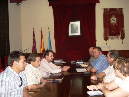 CARGOS PÚBLICOS DE IU + LOS VERDES, CON RESPONSABILIDADES DE GOBIERNO, SE REUNIERON EN MULA PARA COORDINAR ESTRATEGIAS, Foto 1