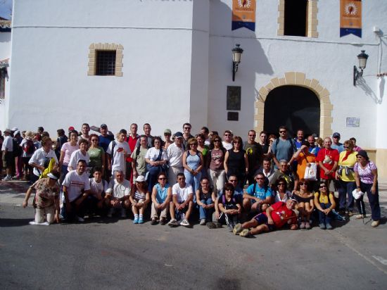 EL PROGRAMA DE SENDERISMO DE LA CONCEJALÍA DE DEPORTES SE INICIÓ APROVECHANDO LA PEREGRINACIÓN A MAZARRÓN CON MOTIVO DE SU AÑO JUBILAR, Foto 1