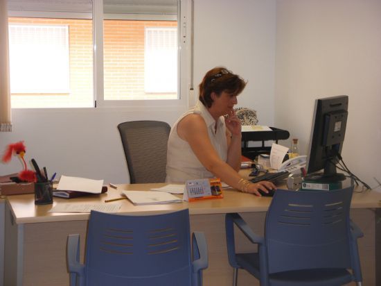 EL CENTRO DE SERVICIOS SOCIALES CONTINÚA PRESTANDO SUS SERVICIOS EN LAS NUEVAS INSTALACIONES UBICADAS EN EL NÚMERO 1 DE LA CALLE REAL DE LA URBANIZACIÓN “LA CERÁMICA” (2007), Foto 5